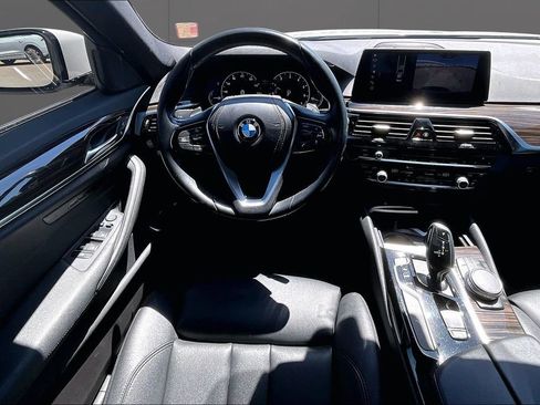 Used 2019 BMW 530i RWD image 5