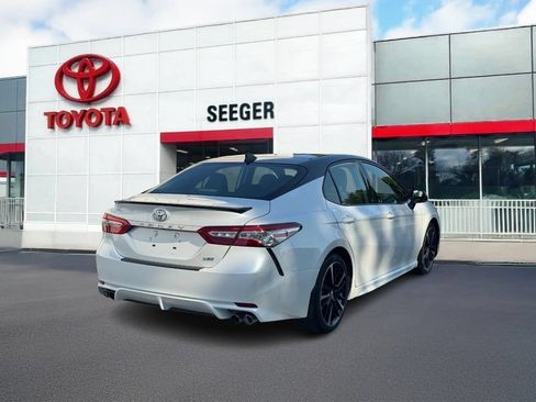 Used 2020 Toyota Camry XSE FWD image 3