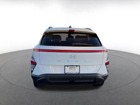 Used 2025 Hyundai Kona SEL image 12