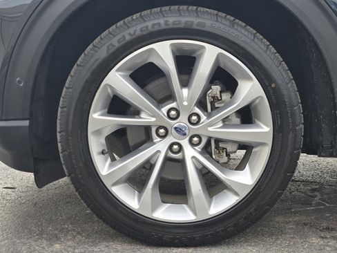 Certified 2022 Ford Explorer Platinum w/ Equipment Group 601A image 10