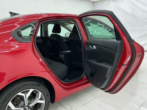 Used 2020 Kia Forte LXS FWD image 25