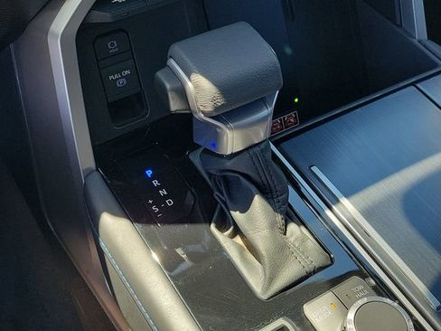 Used 2025 Toyota Sequoia Platinum AWD/4WD image 29