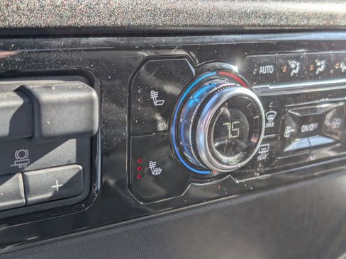 Used 2025 GMC Sierra 1500 Elevation w/ Preferred Package image 4