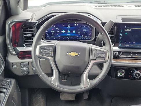 Used 2023 Chevrolet Silverado 1500 LT AWD/4WD image 11