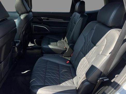 Used 2025 Kia Telluride EX X-Line AWD/4WD image 13