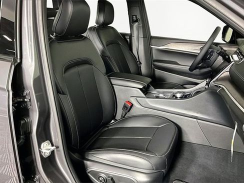 New 2025 Jeep Grand Cherokee Limited w/ Luxury Tech Group II image 12