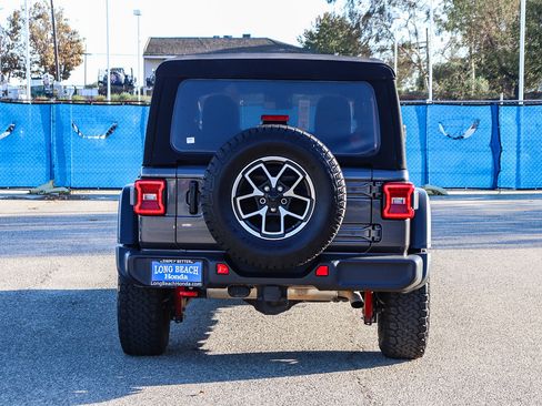 Used 2024 Jeep Wrangler Unlimited Rubicon w/ Convenience Group image 9