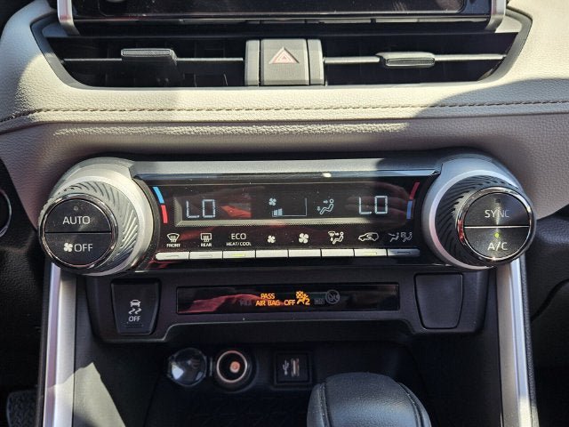 Used 2025 Toyota RAV4 XLE AWD/4WD image 23