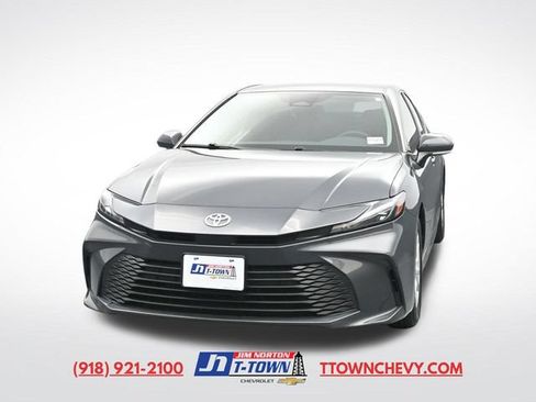 Used 2025 Toyota Camry LE FWD image 2