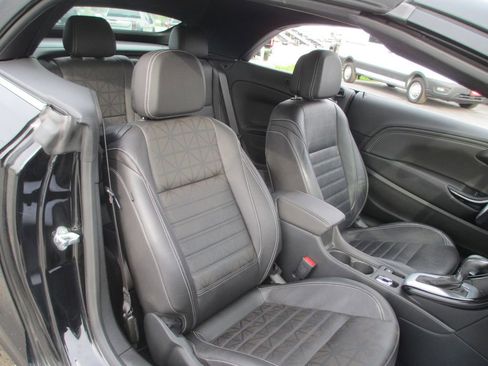 Used 2017 Buick Cascada Premium image 19