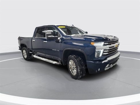 Used 2022 Chevrolet Silverado 2500 High Country image 2