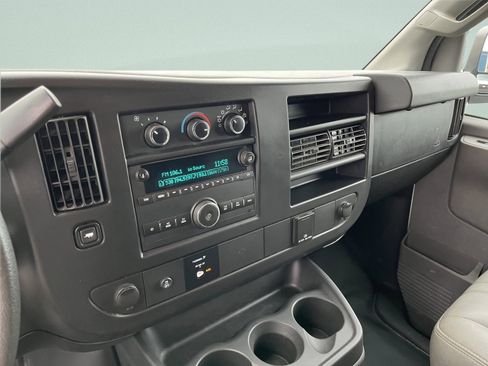 Used 2017 Chevrolet Express 2500 image 8