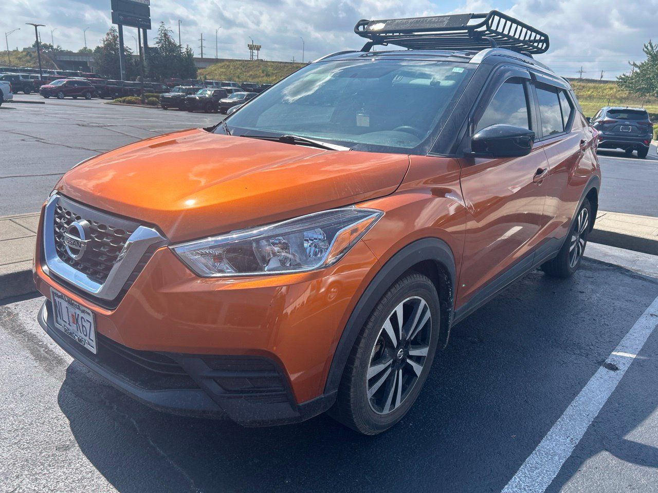 Used 2018 Nissan Kicks SV w/ Exterior Package FWD image 3