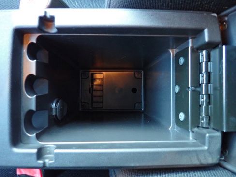 Used 2008 Pontiac Grand Prix SE image 20