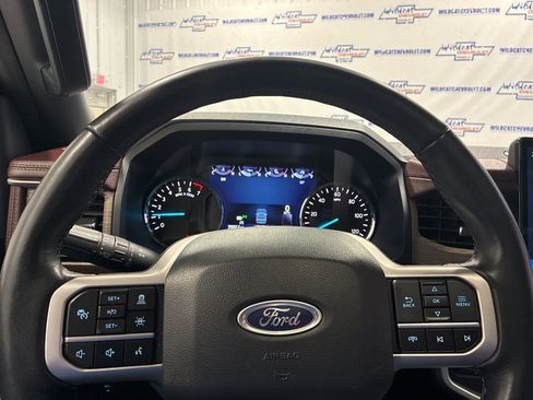 Used 2024 Ford Expedition Limited image 25