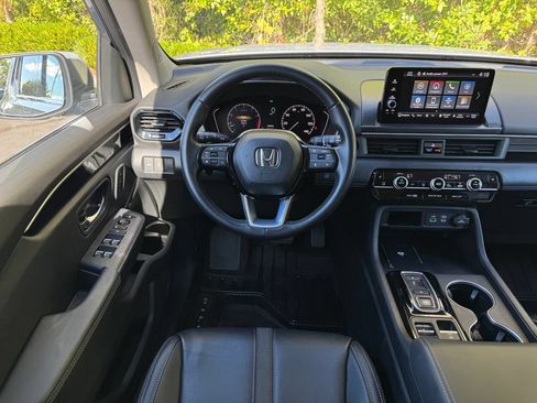 Certified 2023 Honda Pilot Touring image 22
