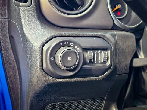 Certified 2022 Jeep Wrangler Sport S image 13