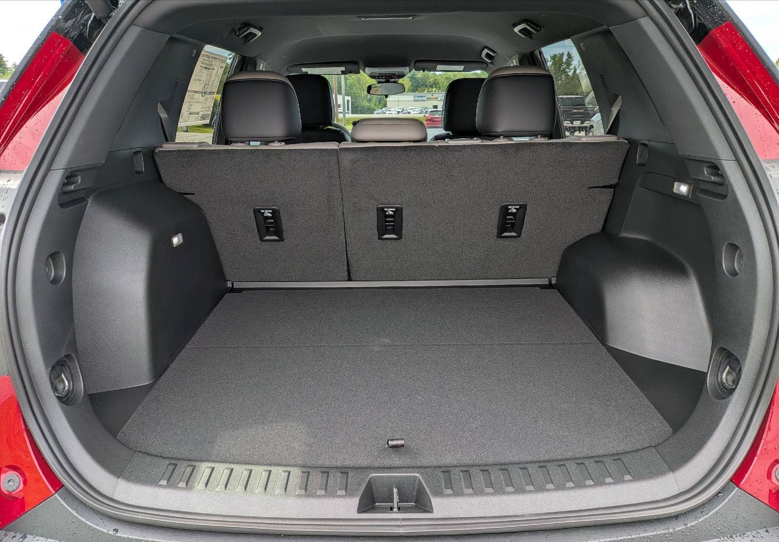 New 2027 GMC Terrain Elevation w/ Elevation Premium Package AWD/4WD image 10