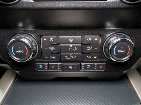 Used 2019 Ford F150 Lariat image 25