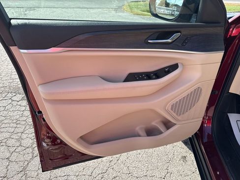 New 2025 Jeep Grand Cherokee L Limited w/ Trailer Tow Package image 22