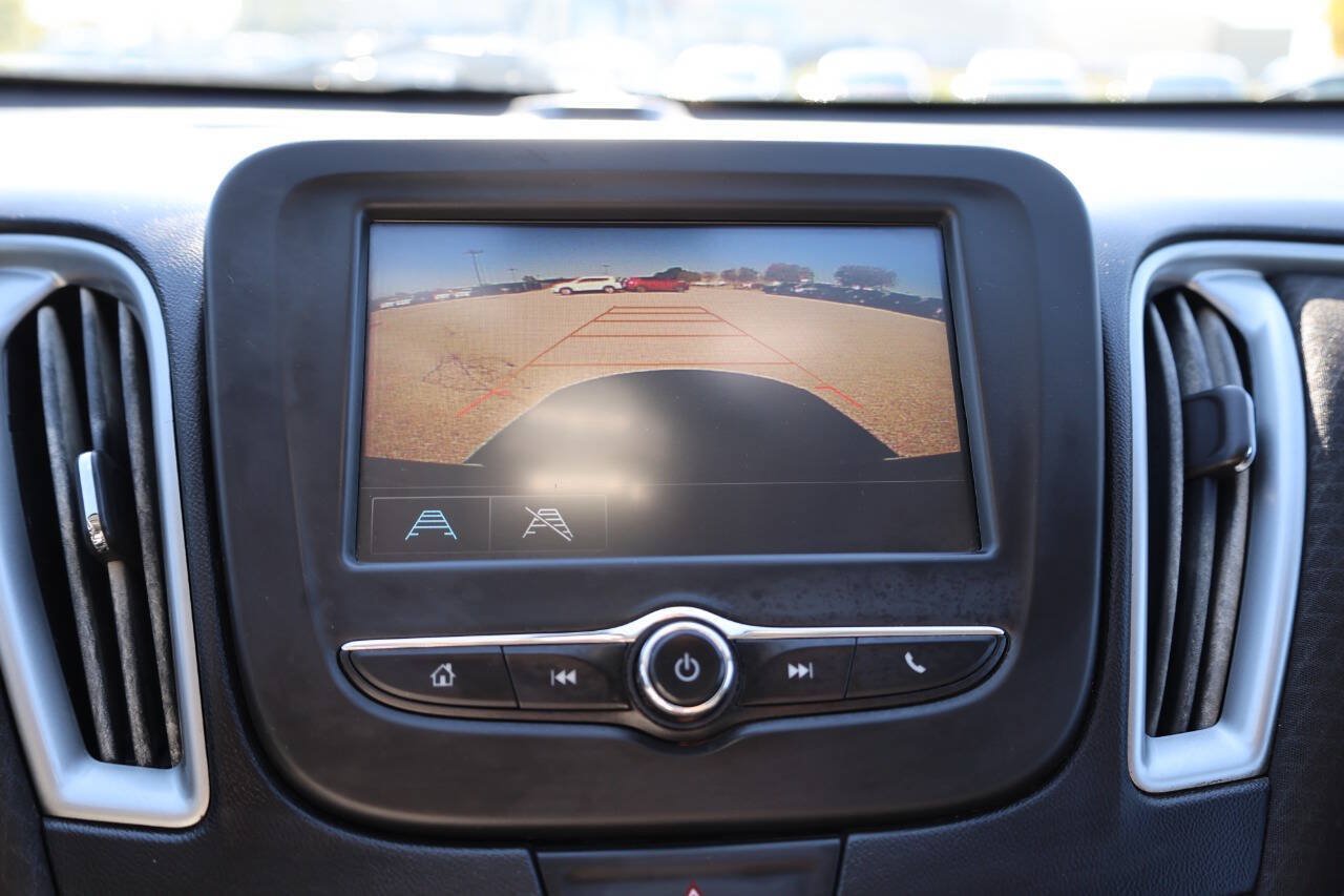 Used 2017 Chevrolet Malibu LS FWD image 22