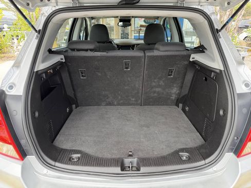 Used 2017 Chevrolet Trax LS FWD image 9