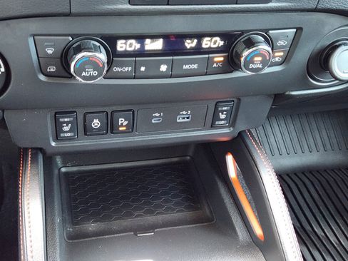 Used 2023 Nissan Frontier PRO-4X w/ Pro Convenience Package AWD/4WD image 14