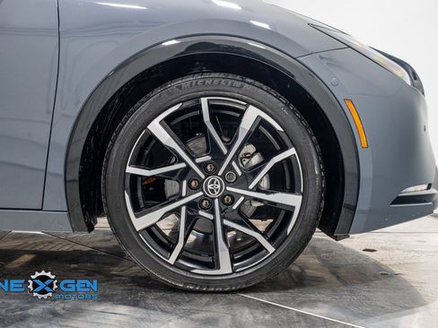 Used 2025 Toyota Prius Plug-In Hybrid image 47