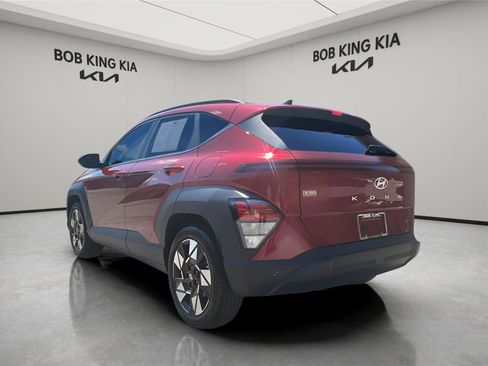 Used 2024 Hyundai Kona SEL image 3