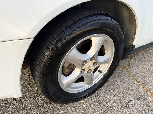 Used 2002 Ford Taurus SE image 9