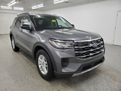 New 2026 Ford Explorer Active AWD/4WD image 3