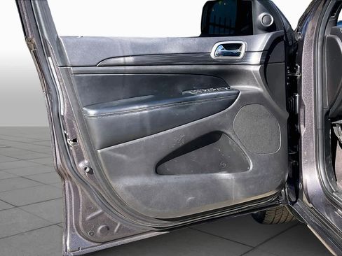 Used 2019 Jeep Grand Cherokee Altitude image 22