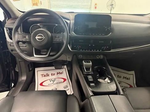 Used 2023 Nissan Rogue SL w/ SL Premium Package image 15