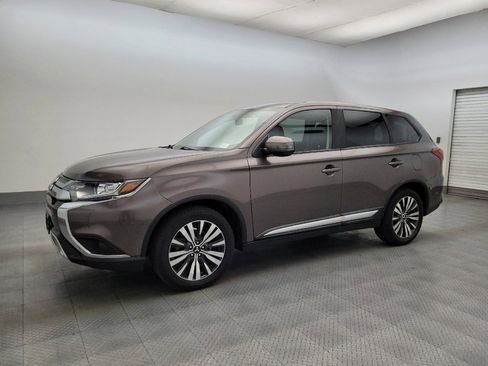 Used 2019 Mitsubishi Outlander LE FWD image 2