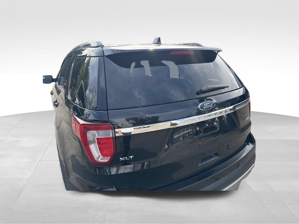 Used 2017 Ford Explorer XLT AWD/4WD image 33