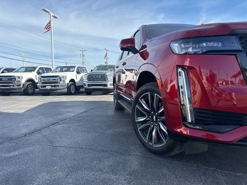 Used 2024 Cadillac Escalade Sport Platinum image 9