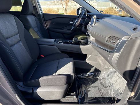 Used 2024 Nissan Rogue SV image 19