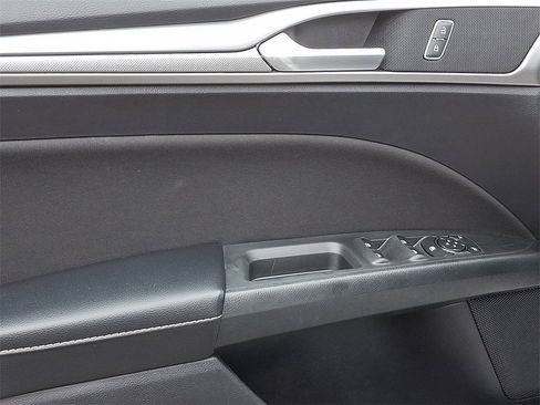 Certified 2019 Ford Fusion SE image 13