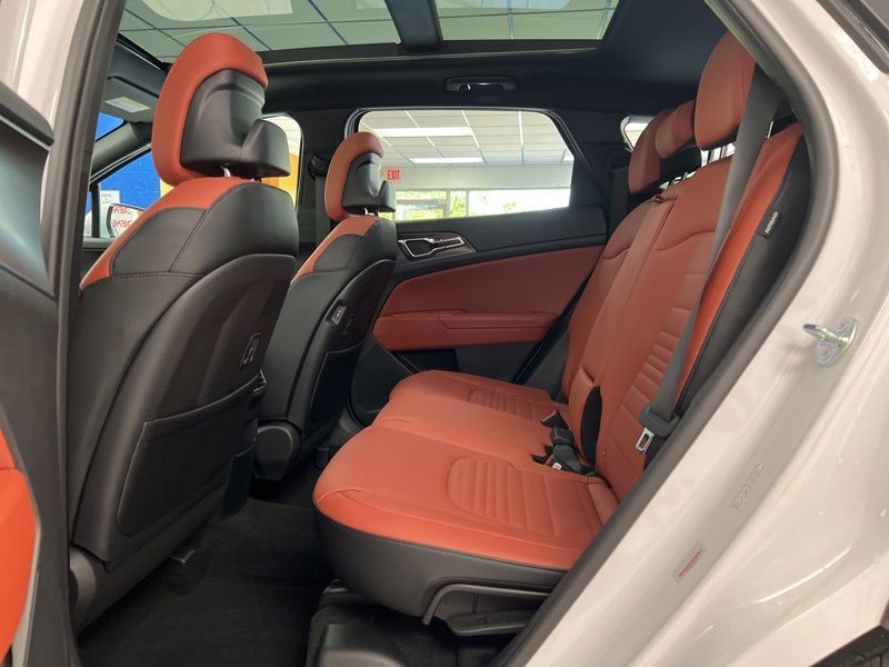 Certified 2026 Kia Sportage SX AWD/4WD image 17