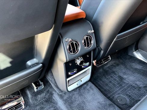 Used 2026 Rolls-Royce Cullinan image 31