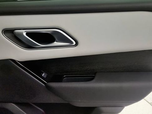 Used 2026 Land Rover Range Rover Velar Dynamic SE AWD/4WD image 43