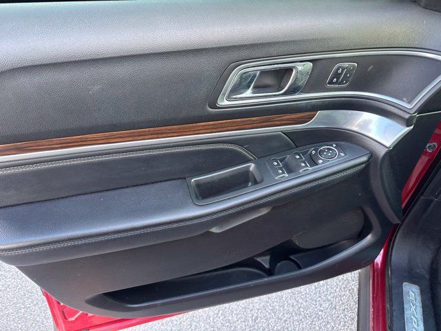 Used 2017 Ford Explorer Limited w/ Equipment Group 303A AWD/4WD image 17