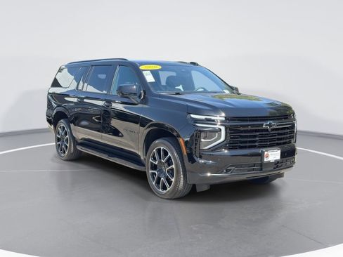 Used 2026 Chevrolet Suburban RST RWD image 1
