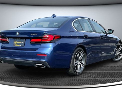 Used 2021 BMW 530i xDrive w/ Premium Package image 6