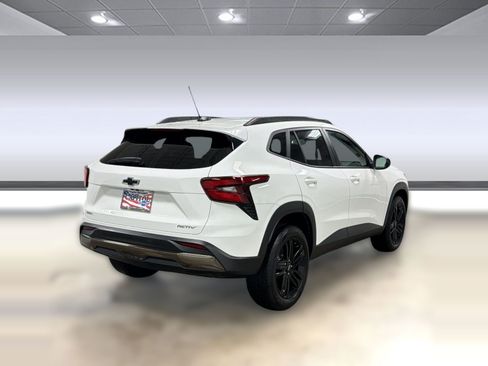 Used 2025 Chevrolet Trax ACTIV FWD image 8