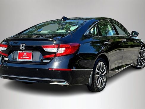 Used 2018 Honda Accord Touring image 5