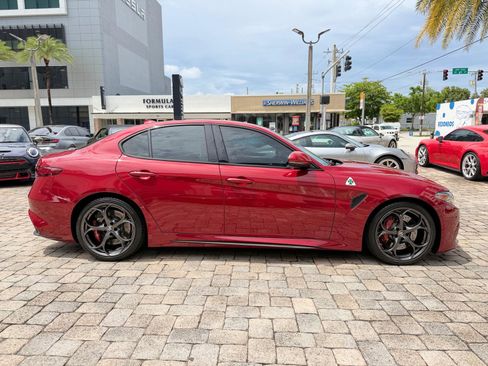 Used 2017 Alfa Romeo Giulia Quadrifoglio RWD image 8