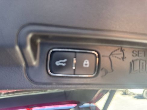 Used 2020 Ford Explorer XLT w/ Equipment Group 202A AWD/4WD image 13