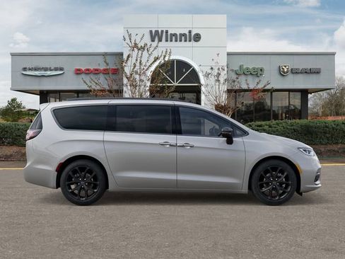 New 2026 Chrysler Pacifica Limited w/ S Appearance Package image 21