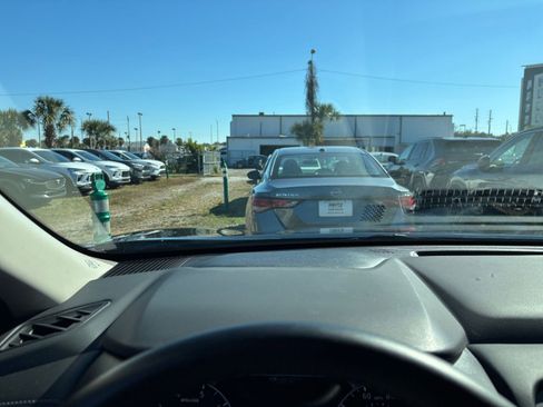 Used 2025 Nissan Rogue SV image 36